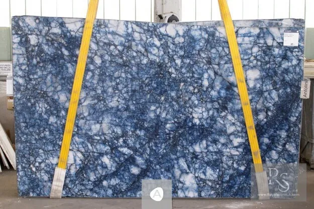 Royal Stone 2027 expansion in West Los Angeles, new consultation and slab display space